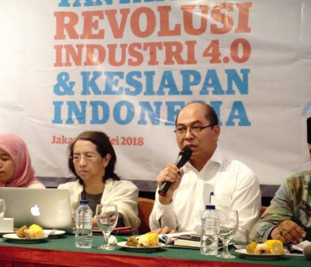 Hadapi Revolusi Industri 4.0: Pentingnya Pelibatan Serikat Kerja dan Masyarakat Sipil