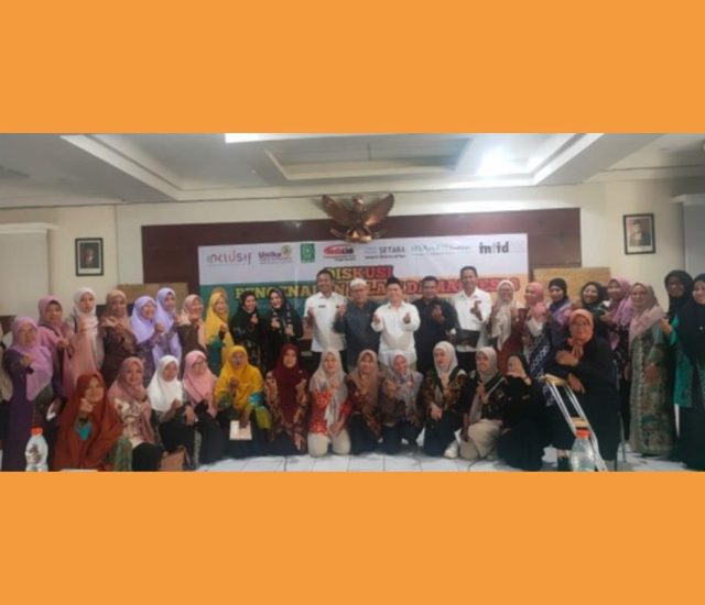 Fatayat NU Jawa Timur Menggelar Pengenalan Islam Damai sesi 3:Memperkuat Peran Pemimpin Agama Perempuan dalam Membumikan Islam Rahmatan Li alamiin
